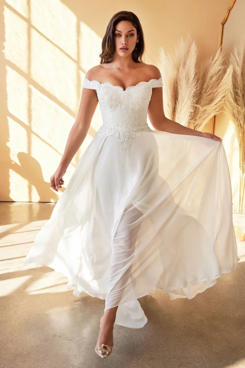 Off the Shoulder Lace Bodice Bridal Gown by Ladivine 7258W - Bild 3