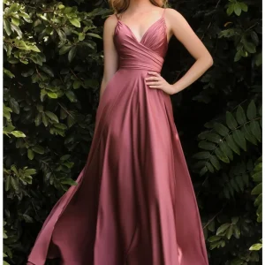 Soft Satin A-Line Sweetheart Neckline från Cinderella Divine 7485 - Special Occasion