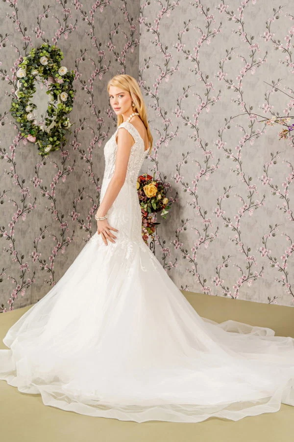 Embroidery Off Shoulder Trumpet Women Bridal Dress by GLS by Gloria - GL3490 - Special Occasion/Curves - Bild 3