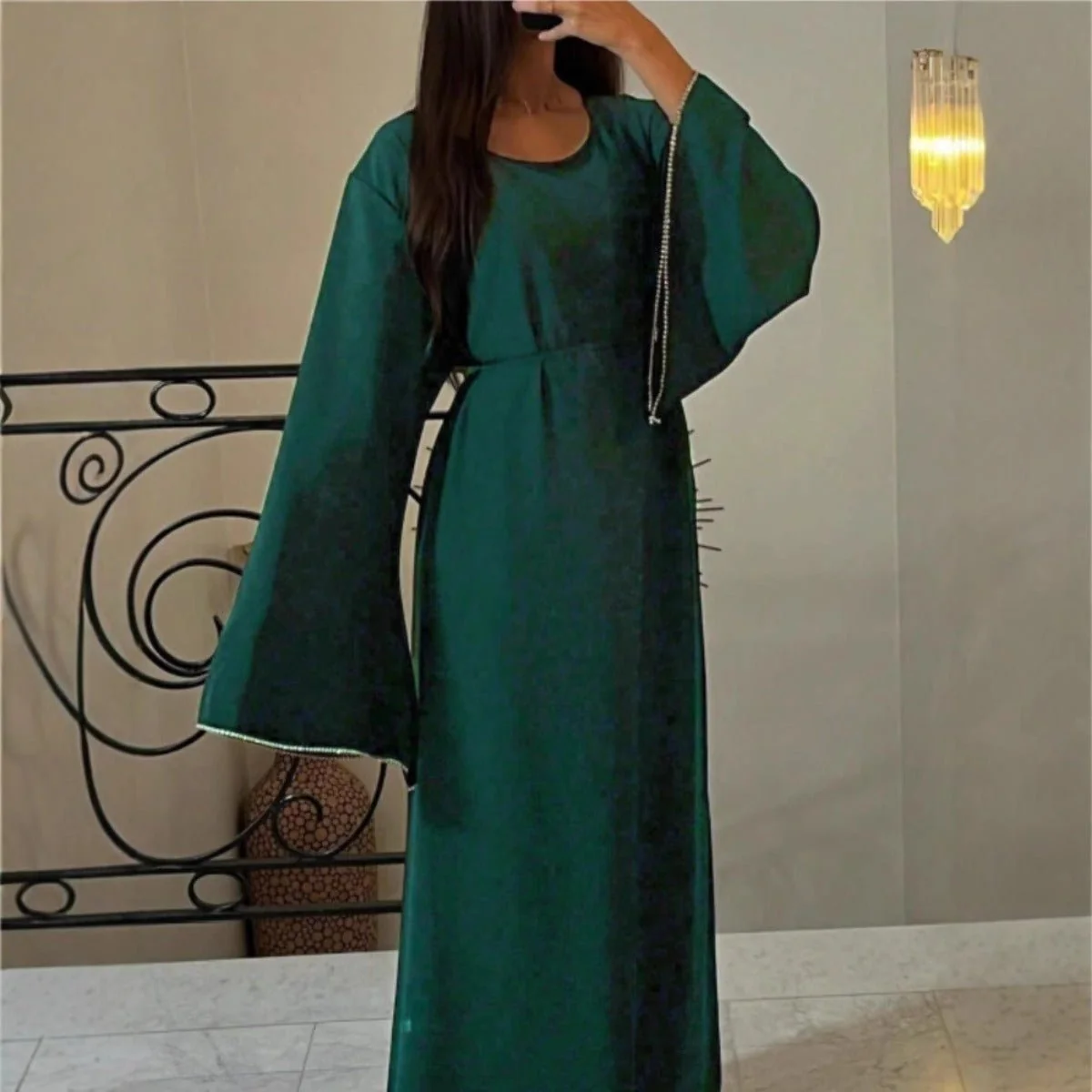 Lyxig Abaya-klänning med löst manschettärm i kedjedesign – Modest långärmad elegant klänning med silverdetaljer (MA278) - Bild 3