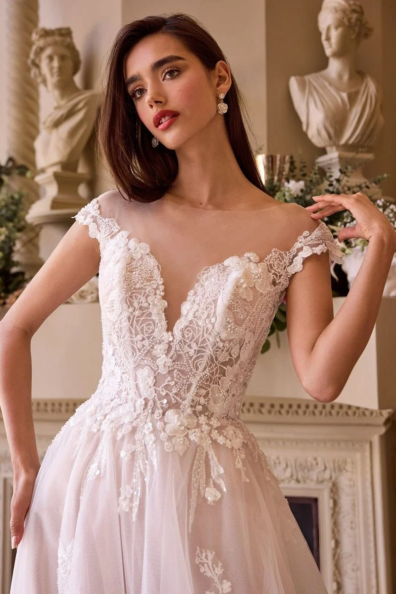 Illusion Neckline Layered Tulle Bridal Gown by Andrea & Leo Couture WL038 - Special Occasion - Bild 4